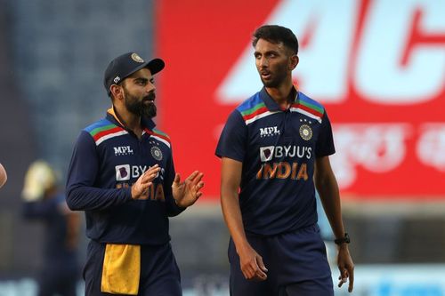 Skipper Virat Kohli(L) and pacer Prasidh Krishna during the 2nd ODI. (PC: BCC)