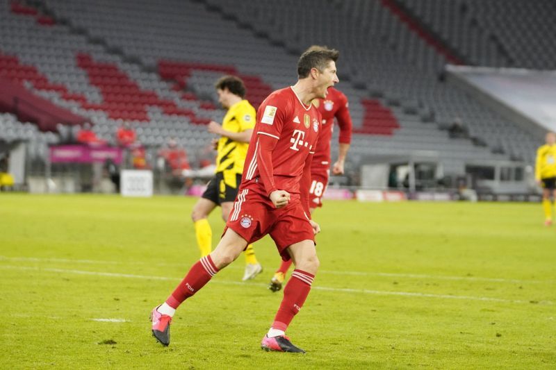 Robert Lewandowski inspirds Bayern Munich to a thumping Klassiker victory.