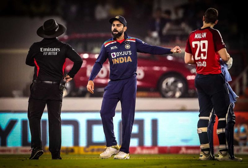 Virat Kohli in animated discussions with the umpire in the 5th T20I. (PC: Twitter)