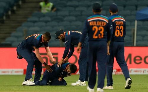 Shreyas Iyer grimacing in pain