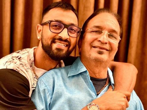 Krunal Pandya with his dad