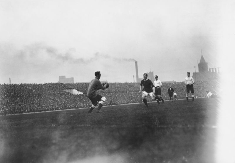 A 1910 game between Tottenham and Mancheser United (then managed by Mangnall}