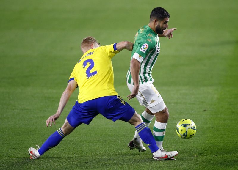 Nabil Fekir (right)