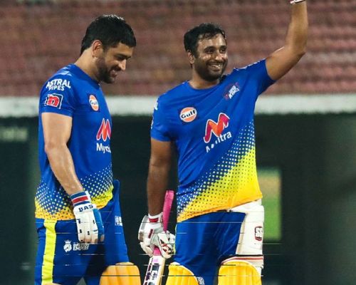 MS Dhoni(L) and Ambati Rayudu at a CSK practice session (PC: Twitter)