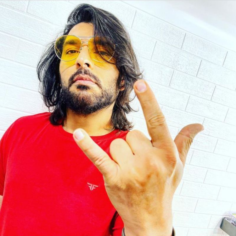 Yuvraj Singh strikes a pose with his new look. Pic: Yuvraj Singh/ Instagram