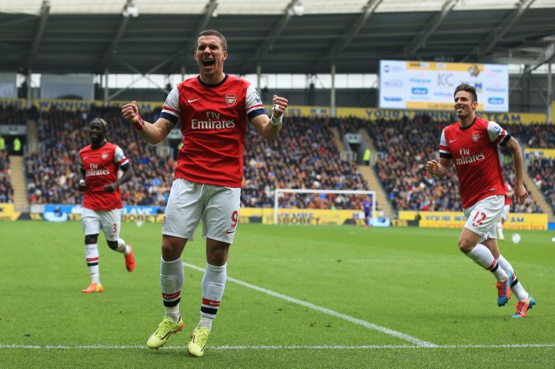 Lucas Podolski (centre)