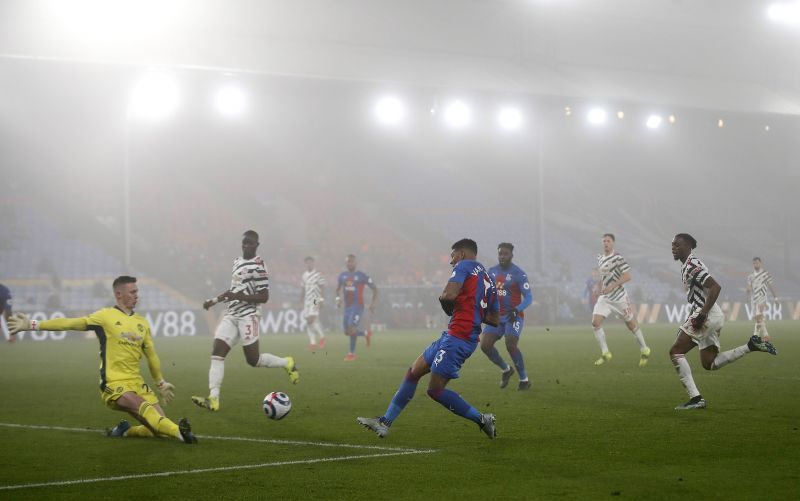 Crystal Palace and Manchester United played out a 0-0 draw at a misty Selhurst Park on Wednesday