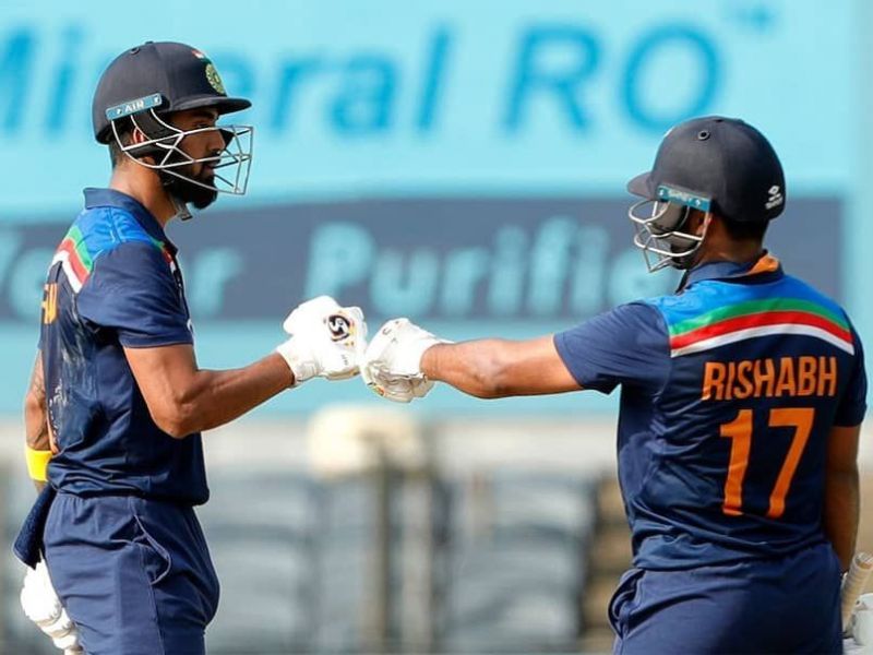 Rishabh Pant (right)