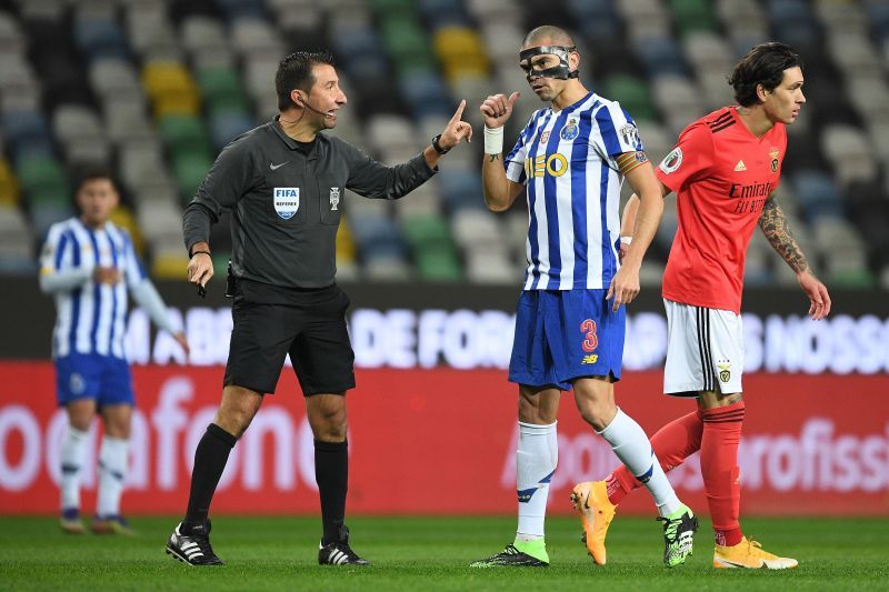 Porto take on Vitoria Guimaraes at the Estadio do Dragao