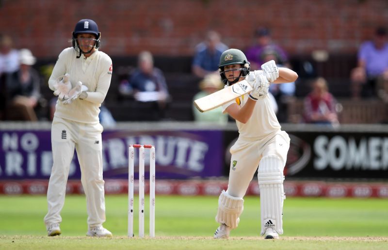 Sarah Taylor (L) last played a test match against Australia in 2019.