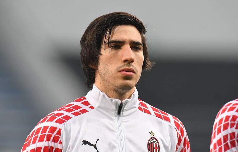 Sandro Tonali before an AC Milan game