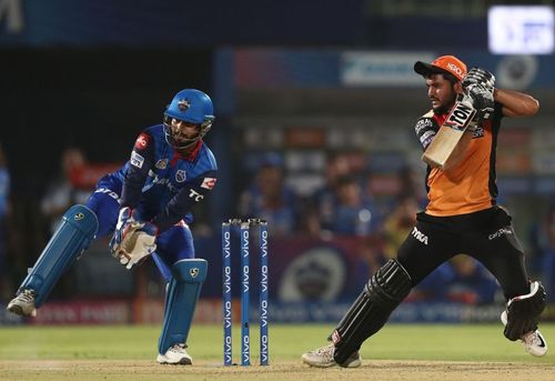 Manish Pandey (R) in action for the Sunrisers Hyderabad.