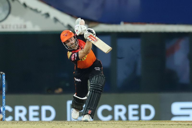 Kane Williamson kept SRH in the chase with wickets falling at the other end [P/C: iplt20.com]
