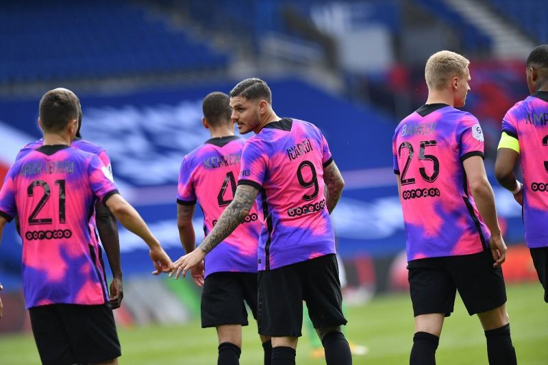 Mauro Icardi rejoices after scoring the winner for PSG.