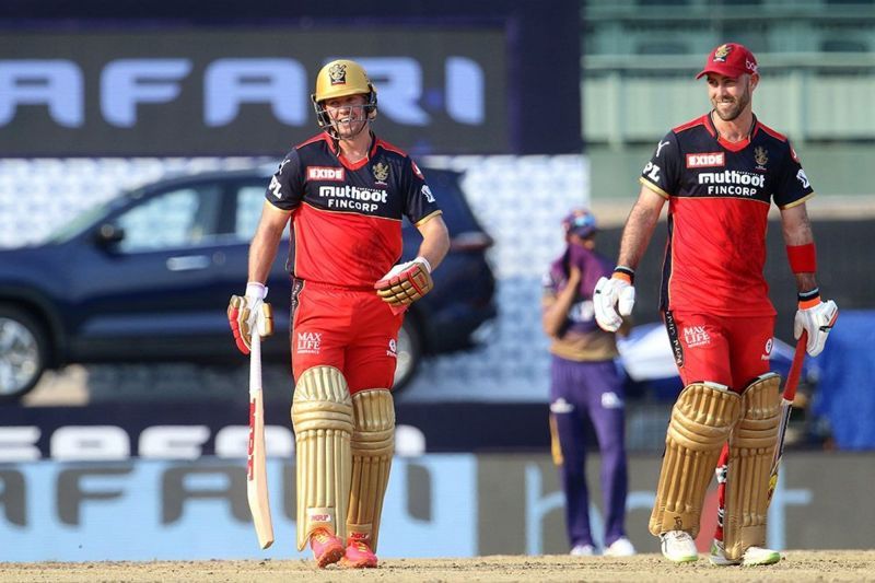 AB De Villiers (left) and Glenn Maxwell (right) make an explosive batting duo. (Image Courtesy: IPLT20.com)