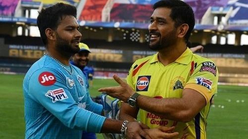 MS Dhoni (R) is the most experienced IPL captain while Rishabh Pant (L) is the youngest [Credits: HT]