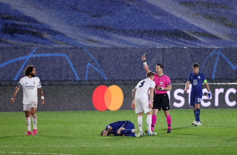 Real Madrid v Chelsea - UEFA Champions League Semi Final: Leg One