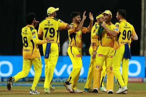 Shardul Thakur with his teammates after CSK's victory over KKR. Pic: IPLT20.COM