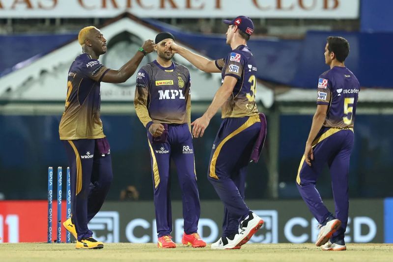 KKR players celebrate their win against SRH