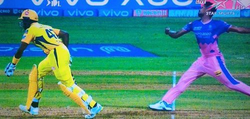 This incident between RR vs CSK sparked controversy. Pic Credit: Twitter