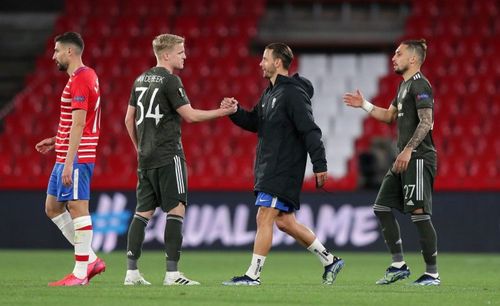 Manchester United beat Granada 2-0 away from home