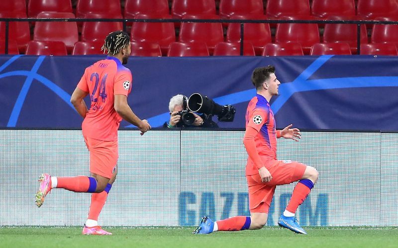 Reece James (L) and Mason Mount