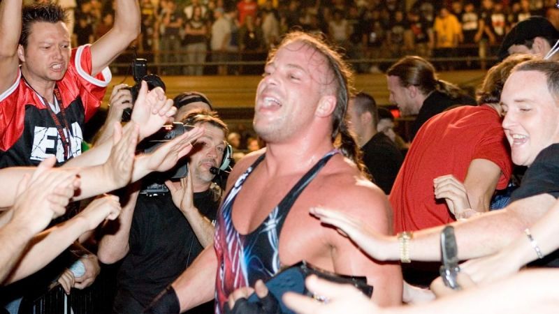 Rob Van Dam wins the WWE Championship.