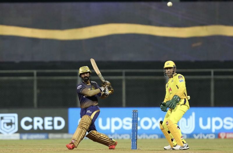 MS Dhoni watches a free-flowing Dinesh Karthik (Photo: BCCI)