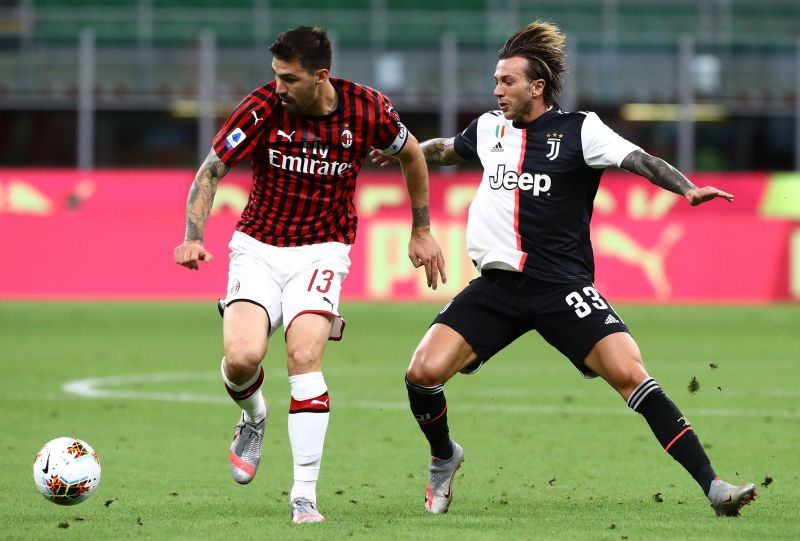 Romagnoli and Bernardeschi in action.