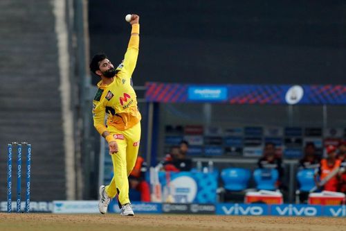 Ravindra Jadeja broke the backbone of the RCB batting lineup [P/C: iplt20.com]