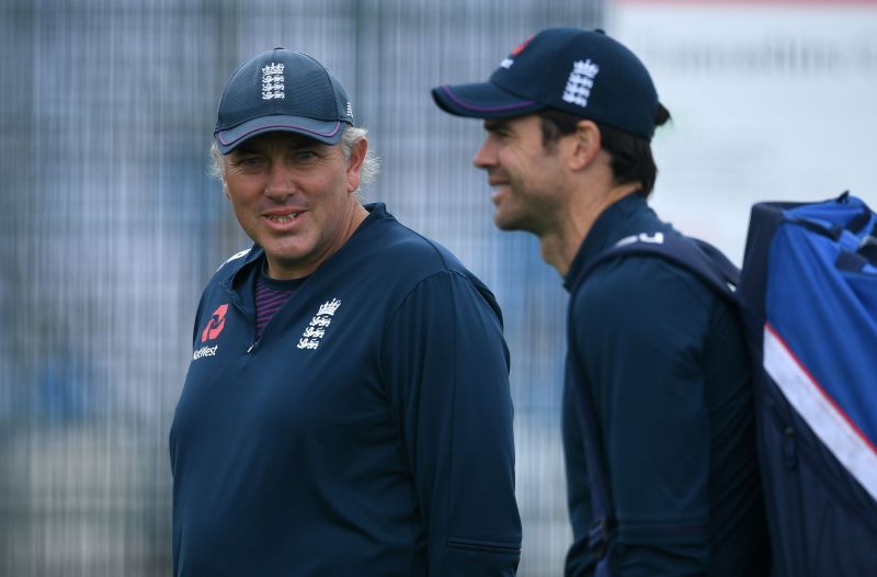 England&#039;s head coach Chris Silverwood and Jimmy Anderson.