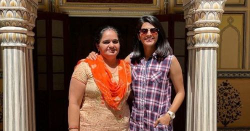 Priya Punia with her late mother (Image Credits: Priya Punia/ Instagram)