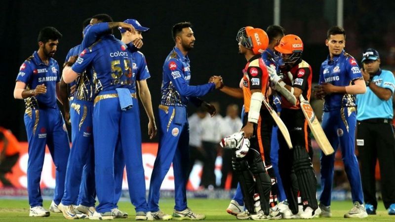 MI and SRH players shaking hands after a tightly fought contest.(Credits: thesportsrush.com)