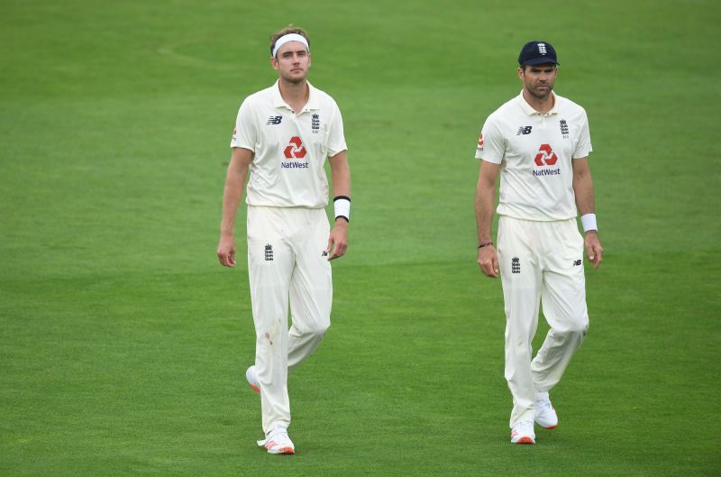 Stuart Broad & James Anderson (R)