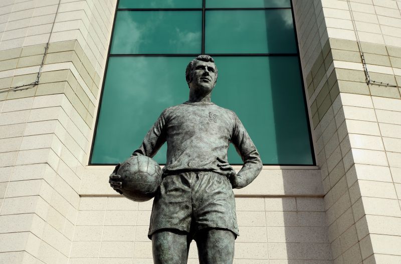 Peter Osgood&#039;s statue outside Stamford Bridge