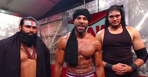 Veer, Jinder Mahal, and Shanky.