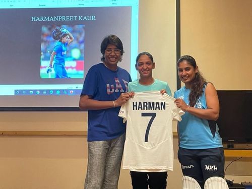 Jhulan Goswami and Mithali Raj hand over the Test jersey to Harmanpreet Kaur (Credit: BCCI Women)