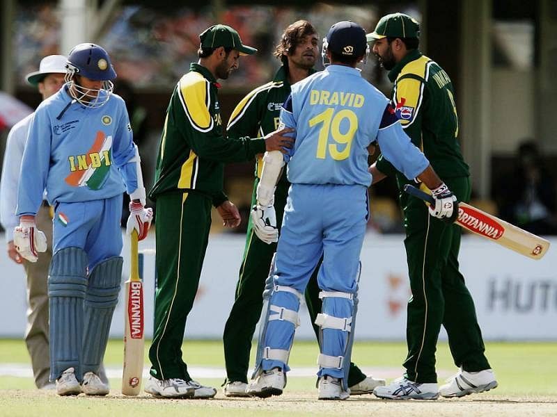 Rahul Dravid and Shoaib Akhtar during their altercation in 2004