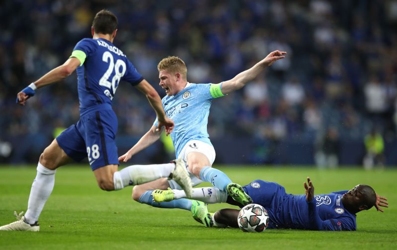 N&#039;Golo Kante tackles Kevin de Bruyne