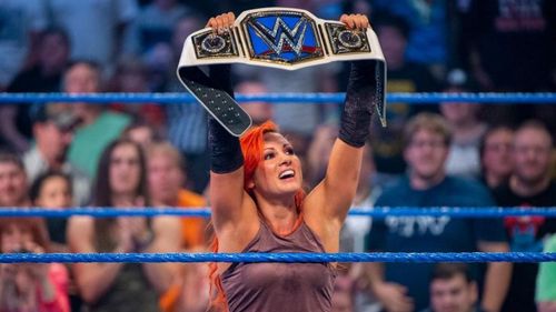 Becky Lynch wins her SmackDown Women's Championship