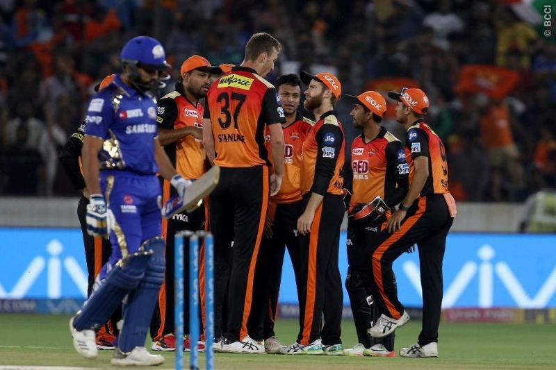 SRH celebrating a wicket of a dejected Rohit Sharma (IPLT20.com)