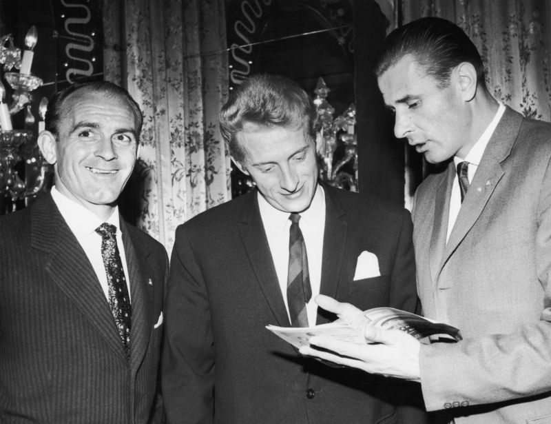 Alfredo Di Stefano (left)