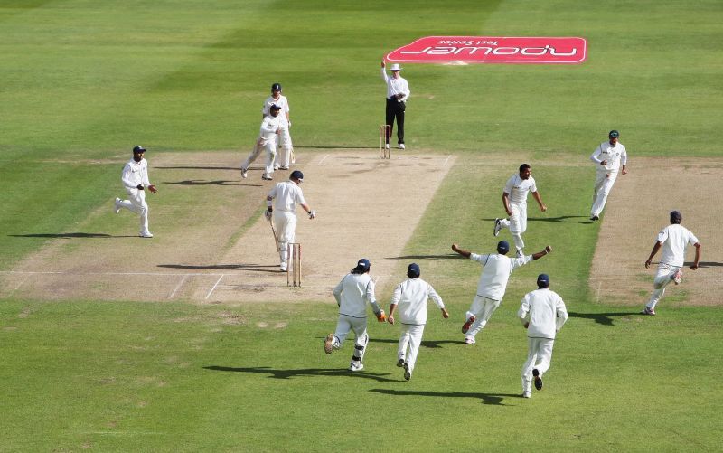 Indian players celebrate the wicket of Ian Bell during the second Test