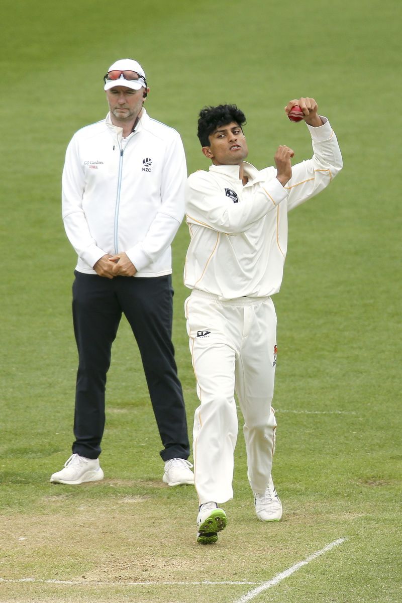 Rachin Ravindra bowling for Wellington. Image courtesy Getty Images.