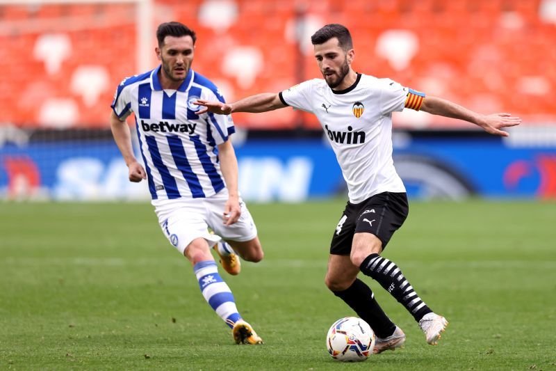 Valencia CF v Deportivo Alav&eacute;s - La Liga Santander