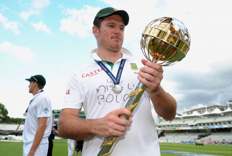 Graeme Smith poses with the ICC Test Mace.