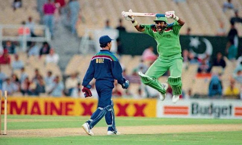 Kiran More and Javed Miandad (R) during the 1992 World Cup