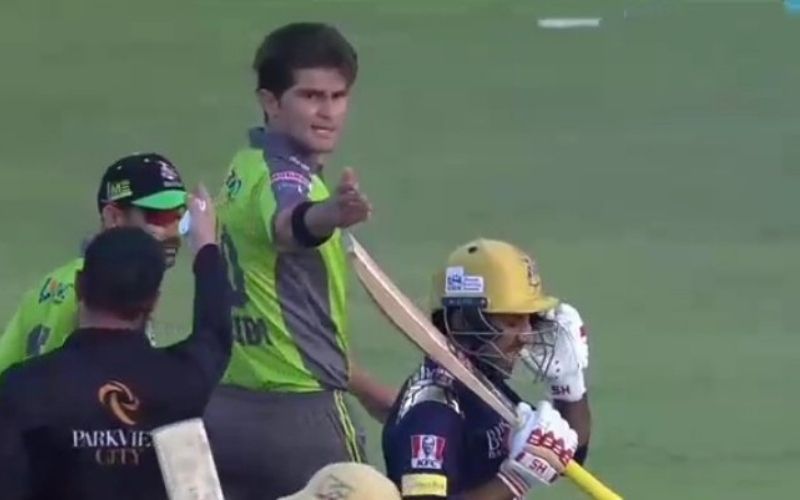 Sarfaraz Ahmed and Shaheen Afridi engaging in a heated argument
