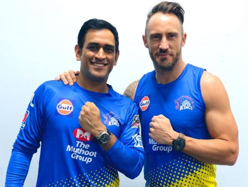 MS Dhoni (L) and Faf du Plessis (PC: Twitter)