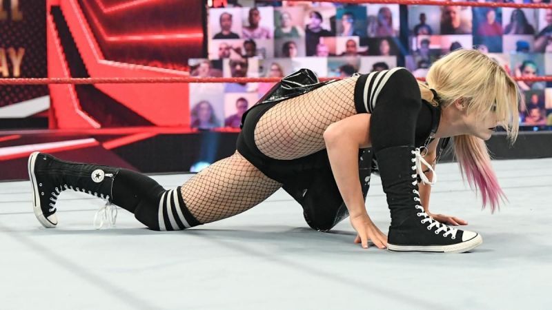 Alexa Bliss should pick a convincing victory at Hell in a Cell 2021